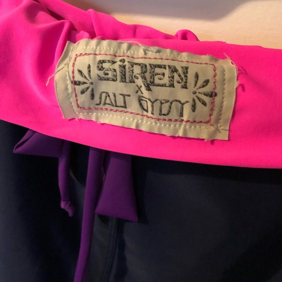 SIREN x Salt Gypsy Yoga Surf Leggings - Picture 6 of 10